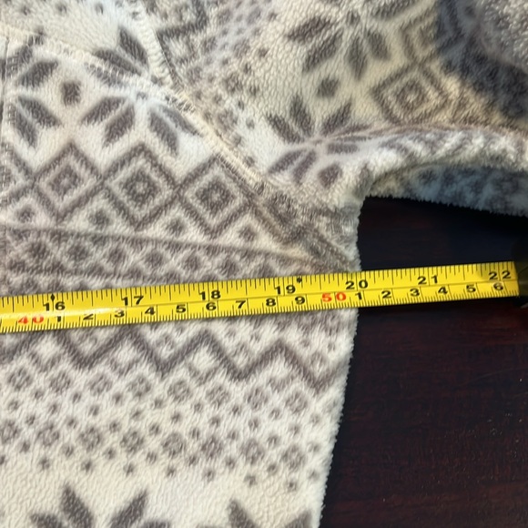 Old Navy Fleece Zip Up Jacket - Picture 4 of 7